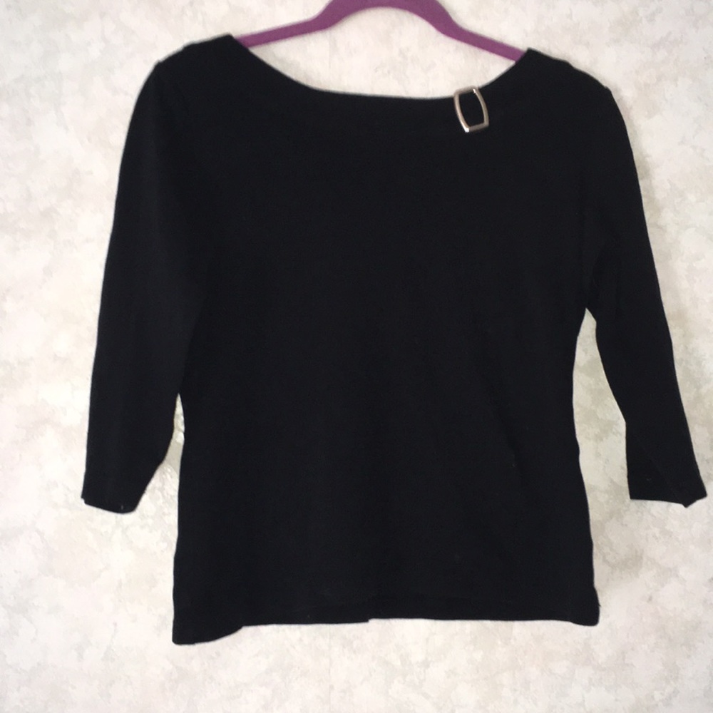 3/4 sleeve shirt with buckle detail